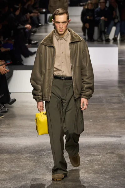 Look 22